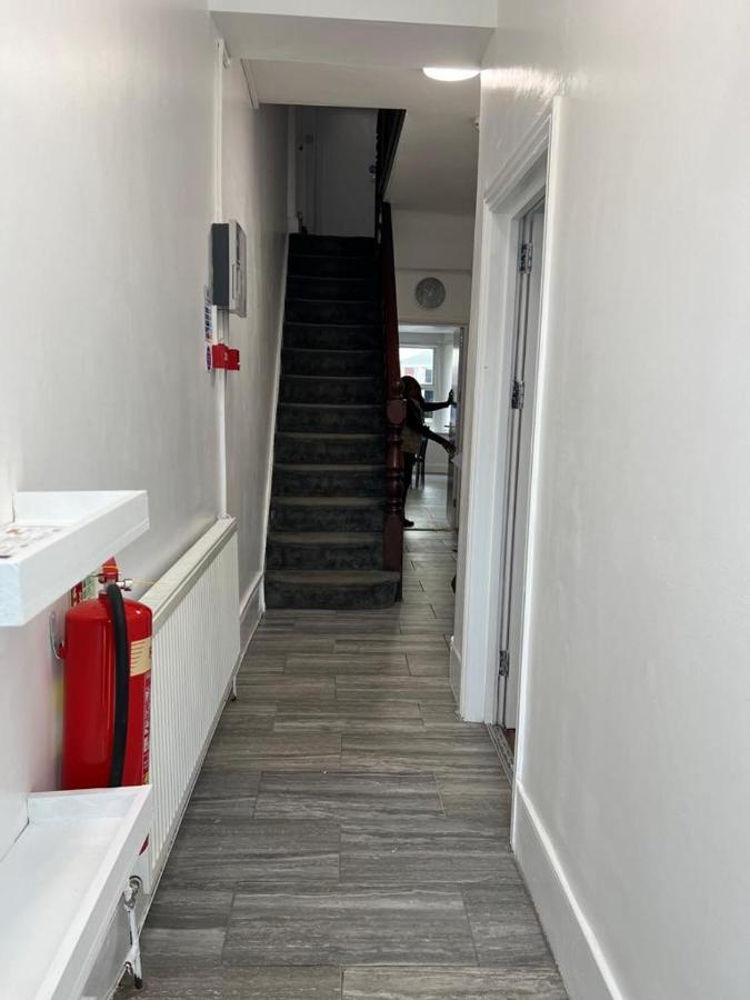 Hotel Woodgreen House Londyn Zewnętrze zdjęcie