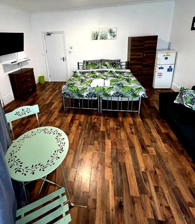 Hotel Woodgreen House Londyn Zewnętrze zdjęcie
